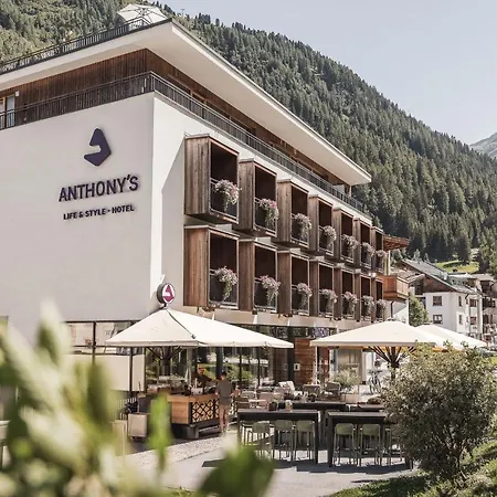 Anthony's Life&style Отель 4*