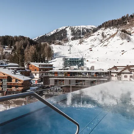 Anthony's Life&style Hotel 4*